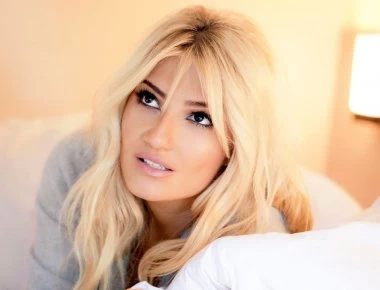 Η επική τούμπα της Φαίης στις σκάλες στο σπίτι της (βίντεο)